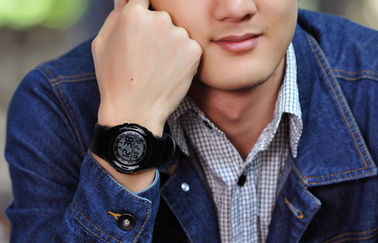 Wielofunkcyjna cyfrowa Watch Military Men 3 ATM LCD zegarki