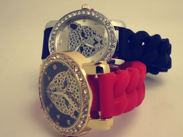 Leopard kryształ krzemu Wristband Watch Red / Black Nie powoduje korozji