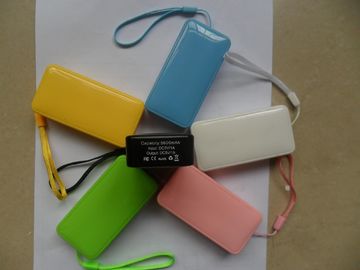 Perfumy Moc baterii akumulatorów z linką, 4400mAh Moc Banku ładowarka