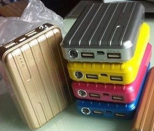 Profesjonalne Trunk Kształt Moc Banku baterii 8800mAh podwójny USB Power Banku