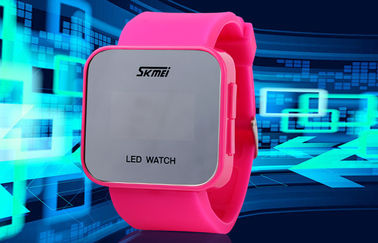 Wommens Różowy zegarek cyfrowy ABS Case LED Wrist Watch 1 ATM Wodoszczelność