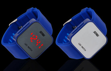 Wommens Różowy zegarek cyfrowy ABS Case LED Wrist Watch 1 ATM Wodoszczelność