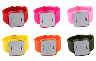 Wommens Różowy zegarek cyfrowy ABS Case LED Wrist Watch 1 ATM Wodoszczelność