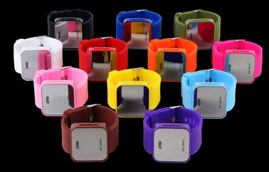 Wommens Różowy zegarek cyfrowy ABS Case LED Wrist Watch 1 ATM Wodoszczelność