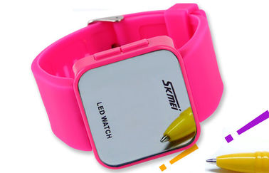 Wommens Różowy zegarek cyfrowy ABS Case LED Wrist Watch 1 ATM Wodoszczelność