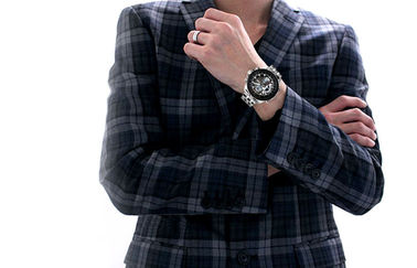 Mężczyźni biznesowe 12/24 godzin Metal Strap Watch wyświetlacz LCD z godzinowe Chime
