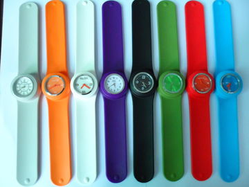 Charm Elastyczne Silicone Rubber Watch Modny kolorowy dla kobiet