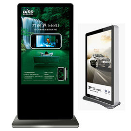 Niestandardowe Ekran dotykowy Stojące Digital Signage 450cd / m2 wtyczki i zabawy