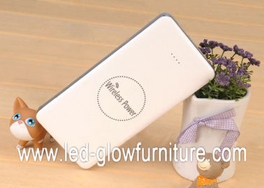 Uniwersalny 8000mAh Qi Podwójny USB Portable Power Bank dla wszystkich urządzeń telefony komórkowe